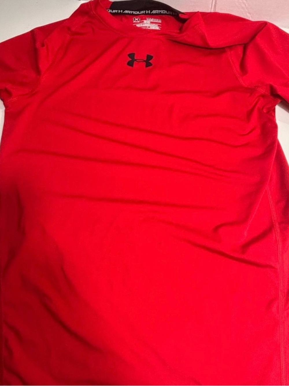 Under Armour HeatGear Youth
XL
Fitted Short Sleeve
Performance
Shirt Red UPF 30